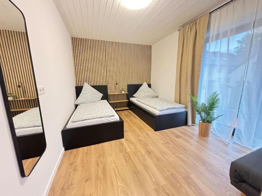 Apartment 90qm - 5 - Parkplatz - Autobahn - Blauen