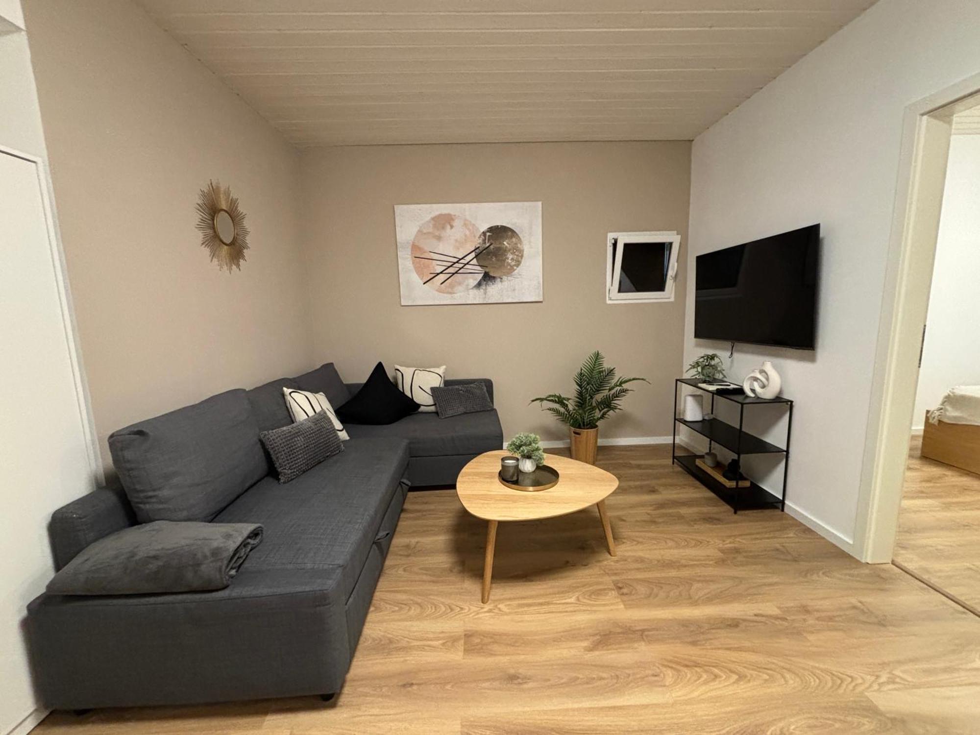 Apartment 90qm - 5 - Parkplatz - Autobahn - Blauen *